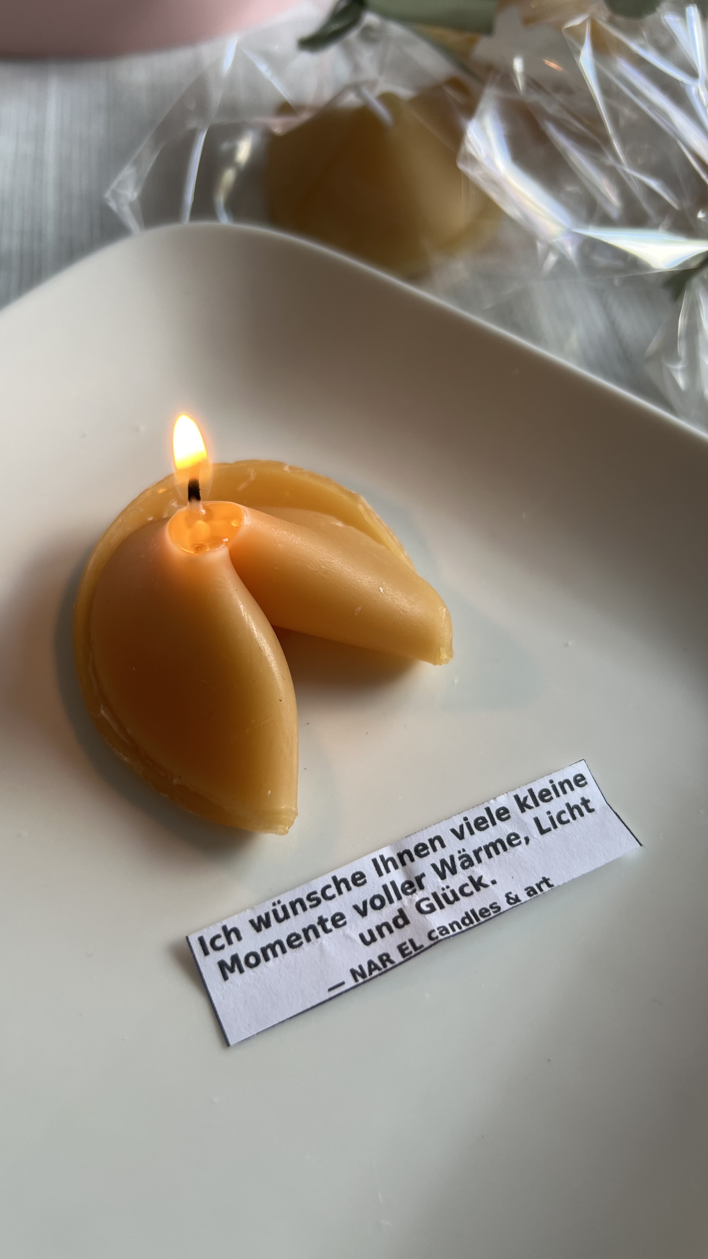 Glückskeks-Kerze mit Überraschungsbotschaft